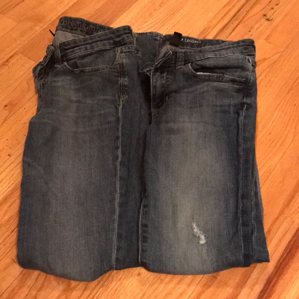 Woman’s assorted gap jeans size 2